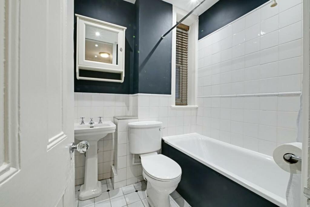 En-Suite bathroom