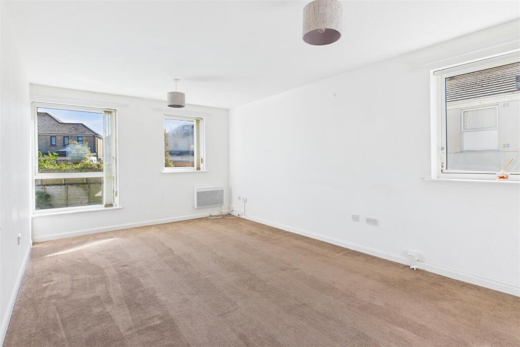 7 Carmython Court Lounge