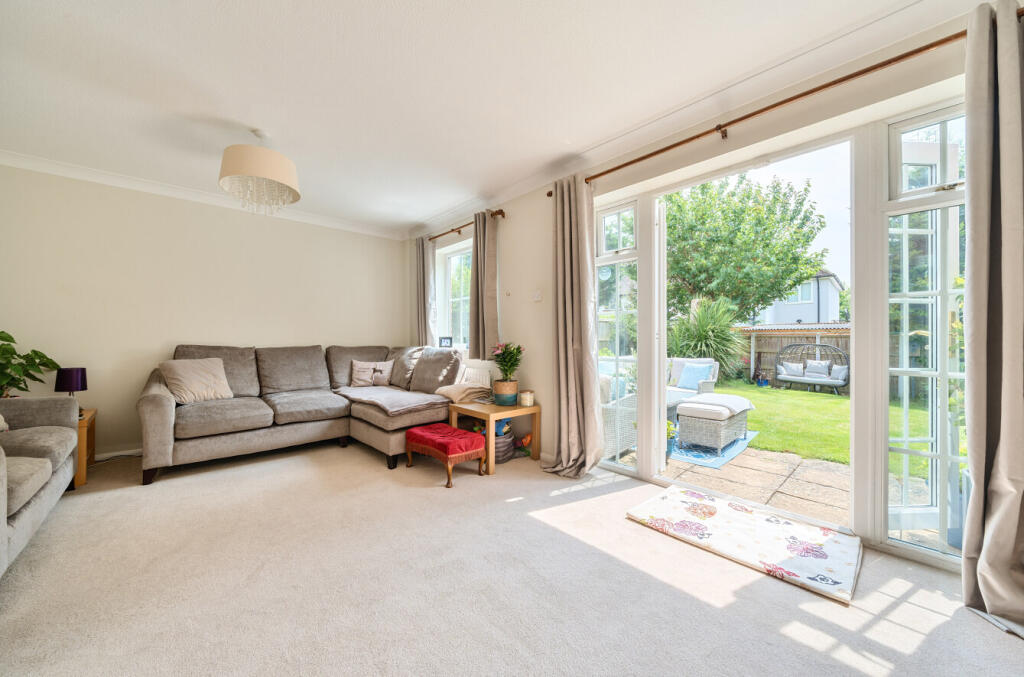 1305384-17-684736...