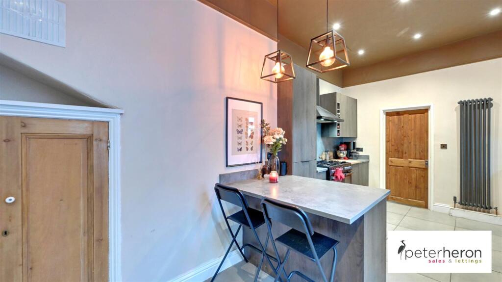 Breakfasting Kitchen