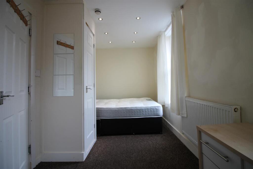 7AT- Bedroom 3.JPG
