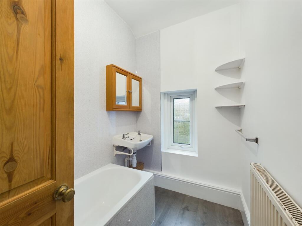 Flat 1 - Bathroom