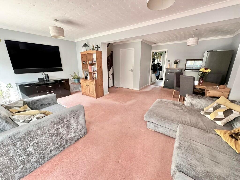 IMG-20240820-WA00...