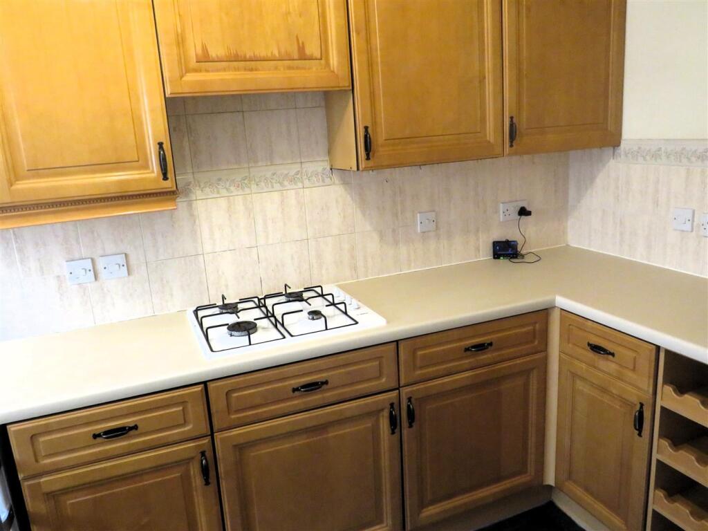Kitchen 1..JPG