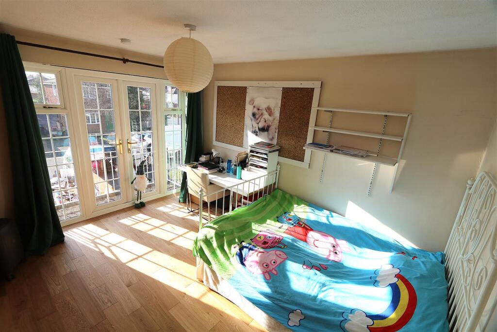 Bedroom 2.JPG