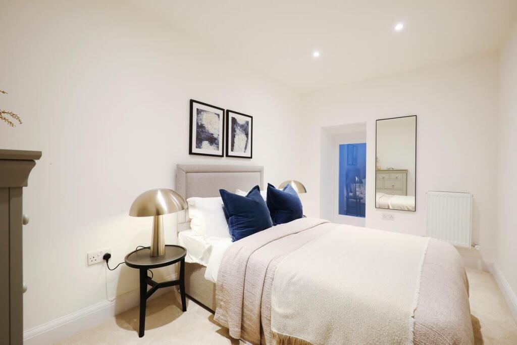 Show Flat - Mitcham Rd Sw17 (7).jpg