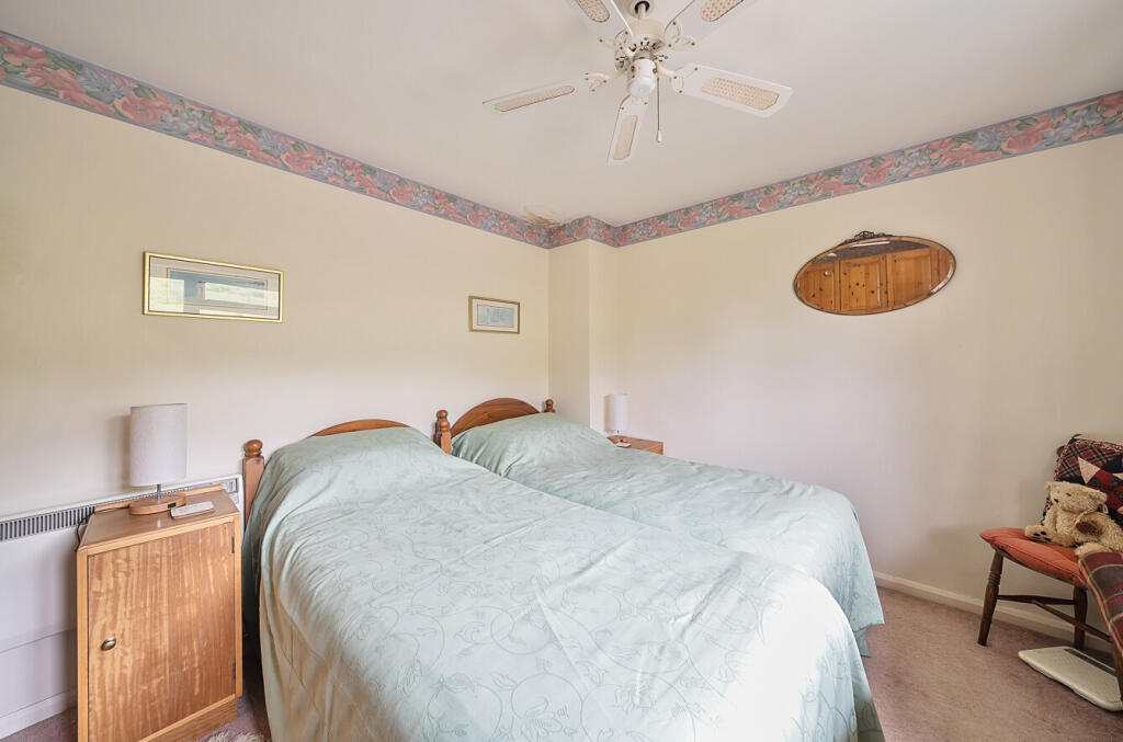 1301327-19-684ade...