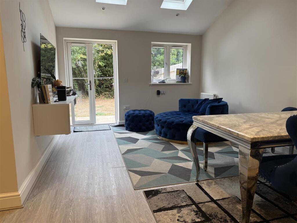 Living Kitchen Diner