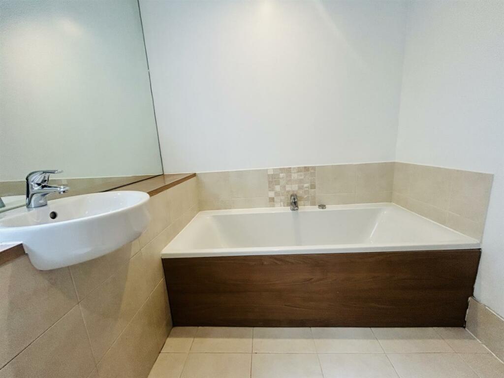 01323 438506
