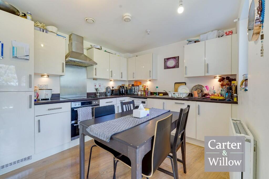 Kitchen / dining 