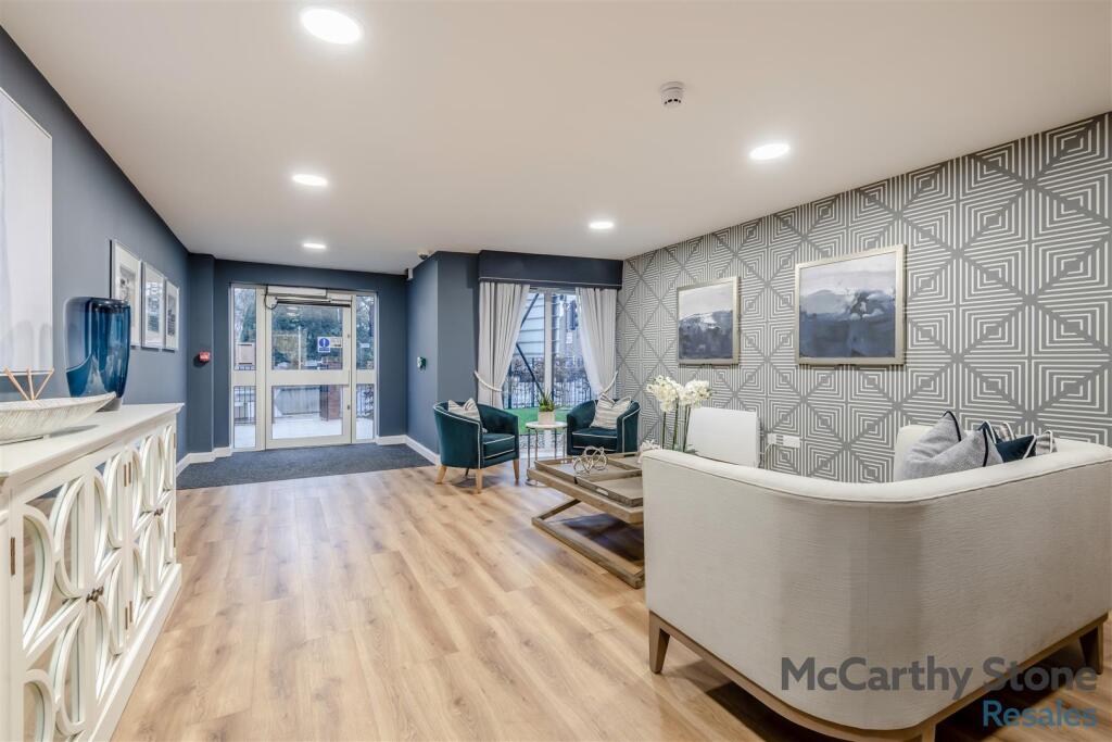 8672597-interior18.jpg
