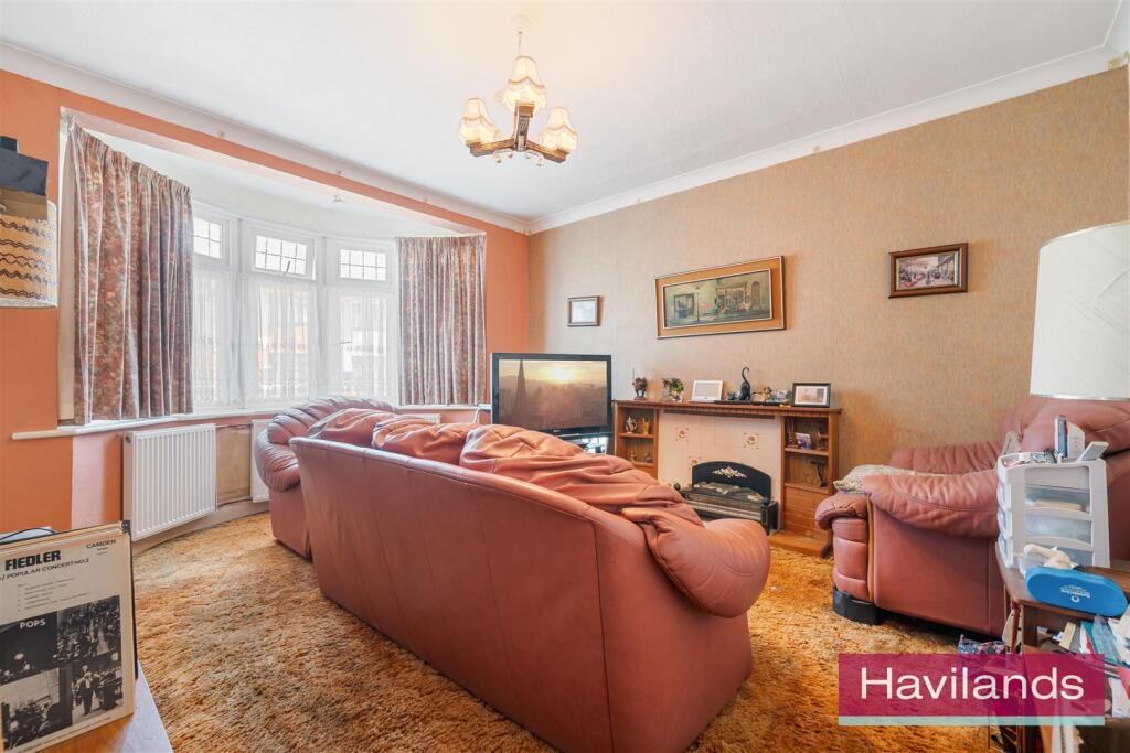 Rowantree Close-7.jpg