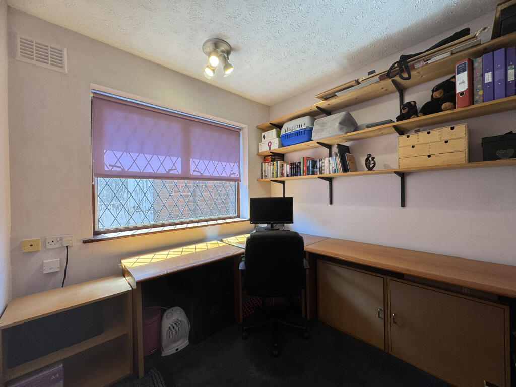 Bedroom 4/Office