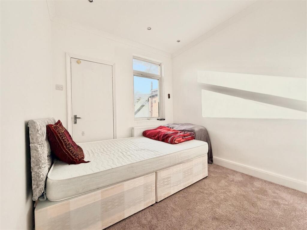 WhatsApp Image 2025-10-27 at 16.46.31_e094a49b.jpg