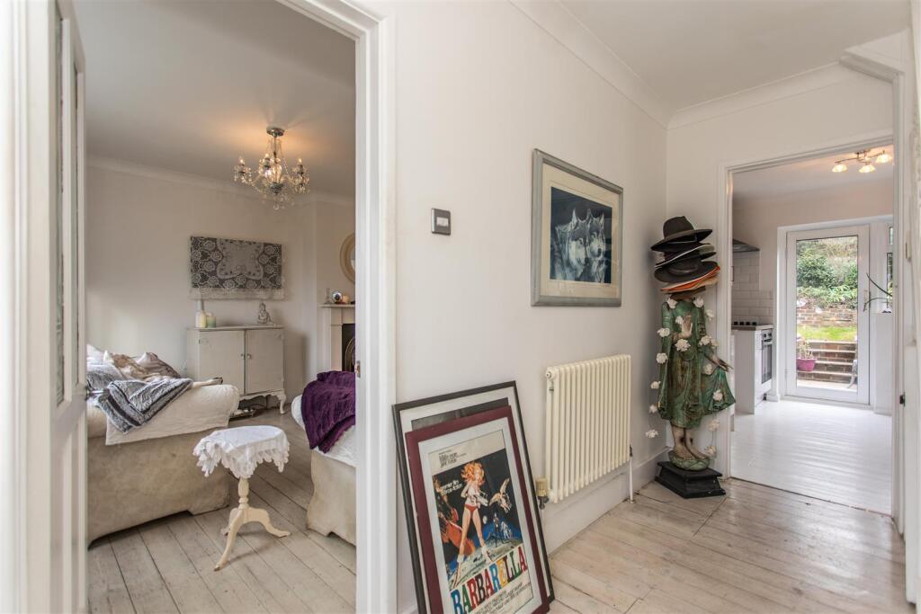 39 Goldstone Lane17.jpg