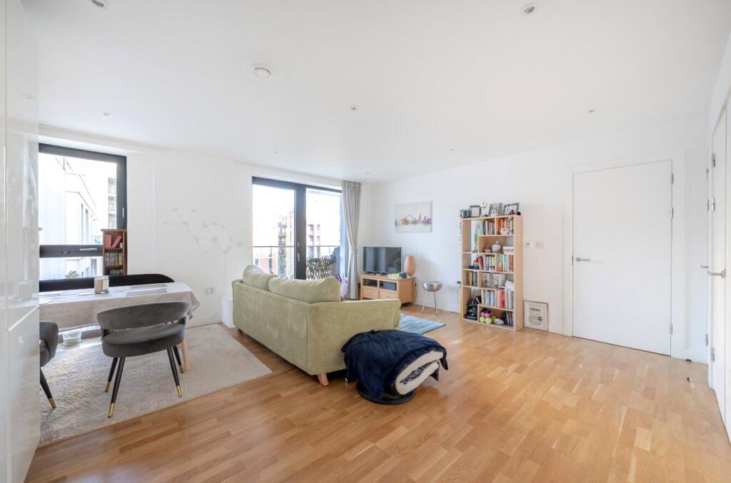 1387204-10-693a2f...