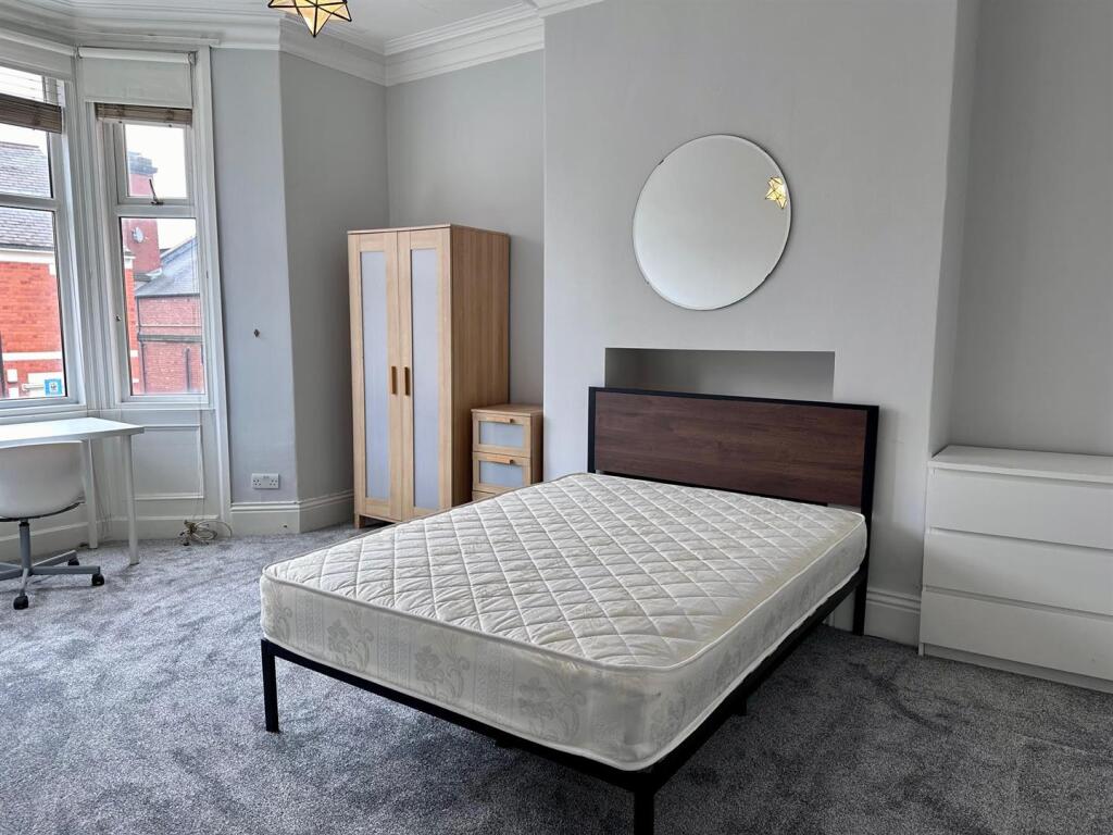 Bedroom One.jpg