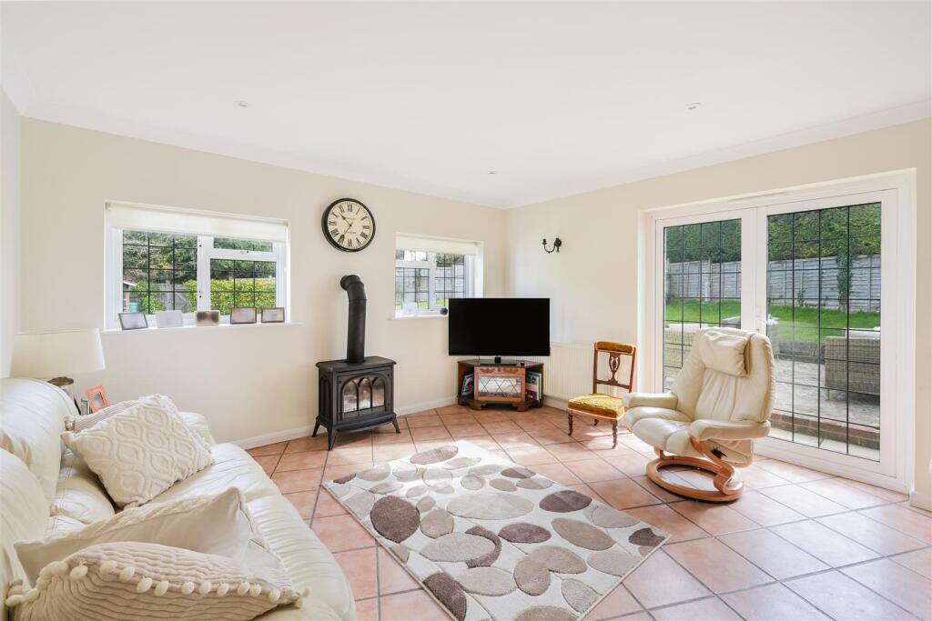 STAGBURY CLOSE, 9 (18).jpg