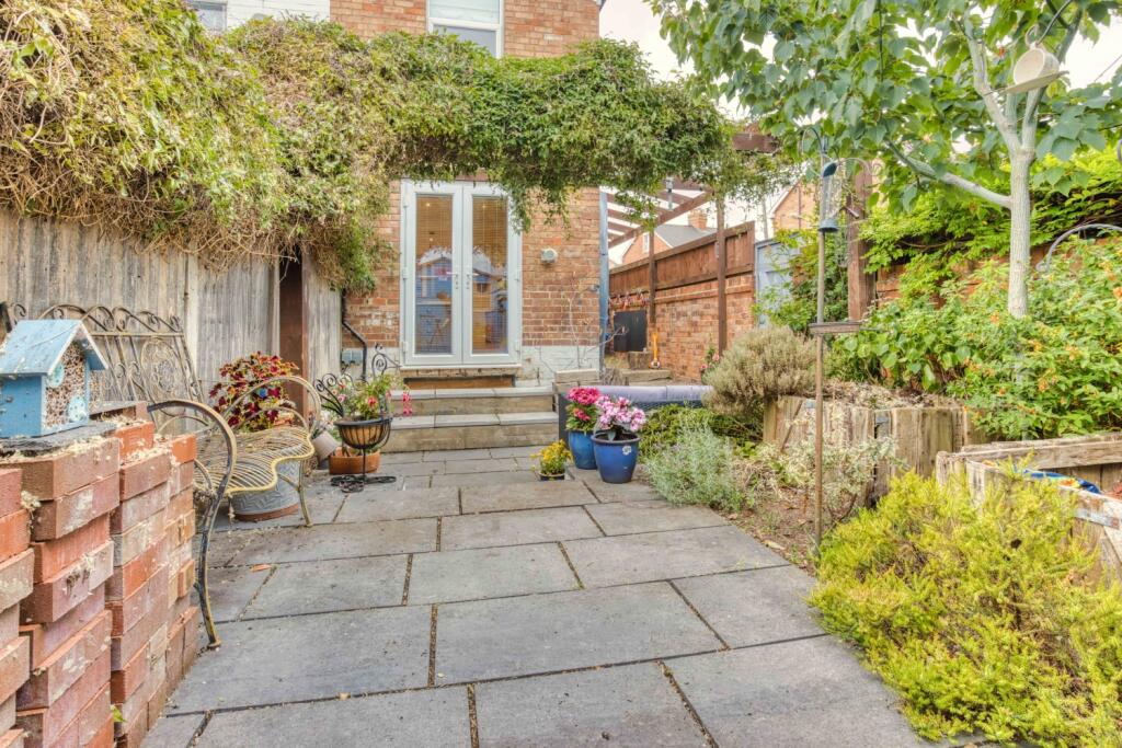 Ewemove Taunton Greenway Av (21)