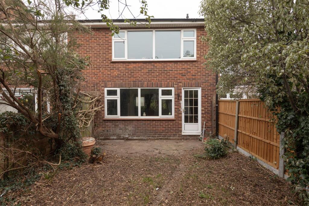 Harman Close, E4