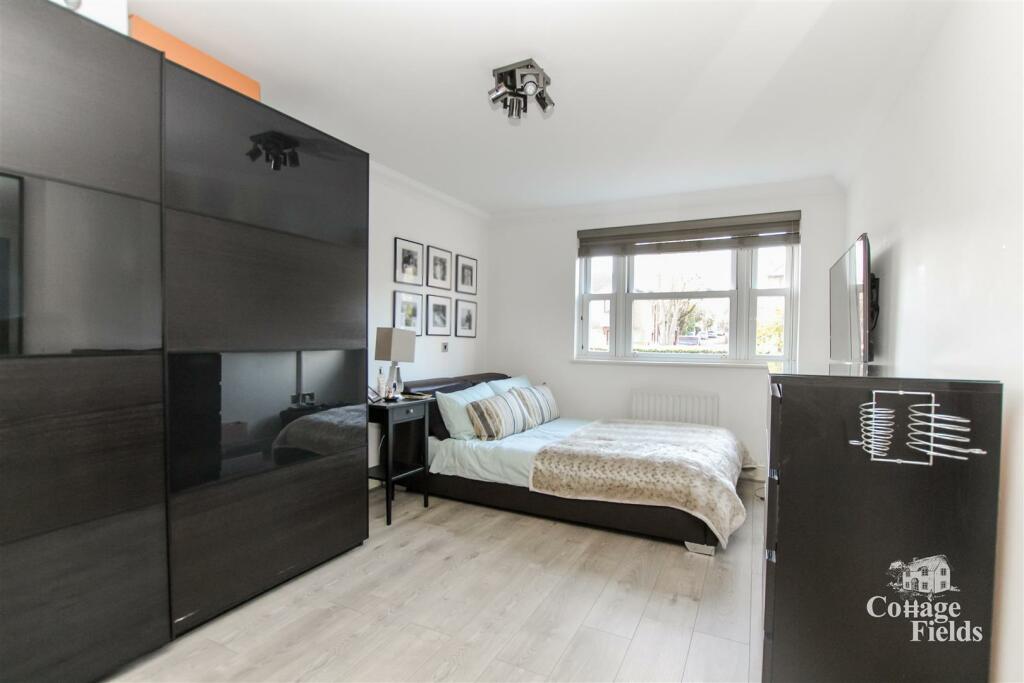 Bedroom 1.JPG