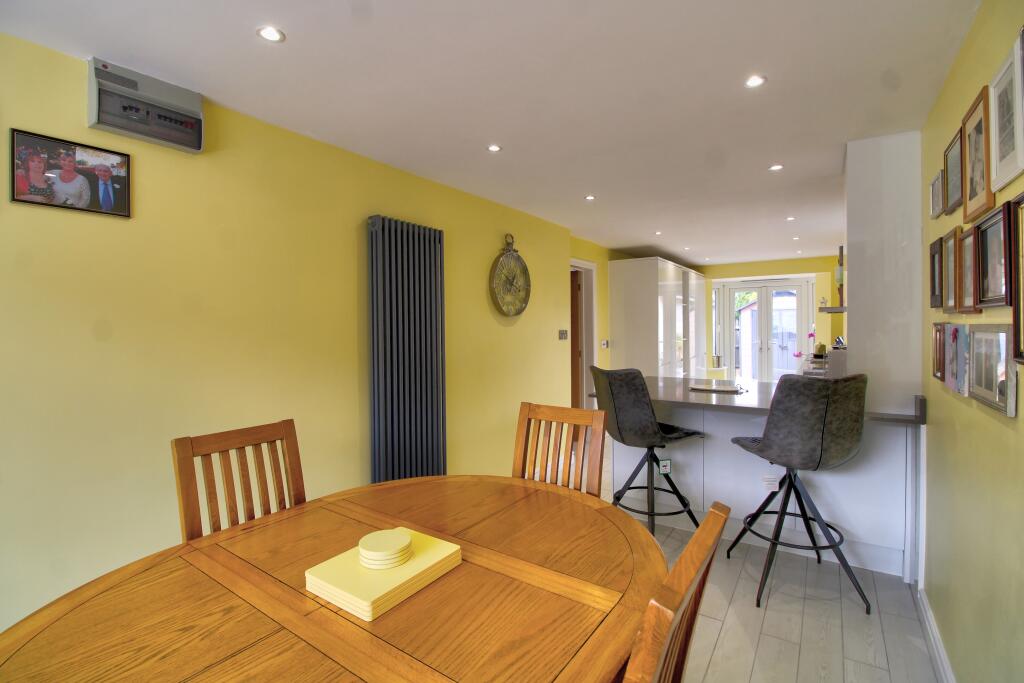 IMG_1685_6_7_Interior 4