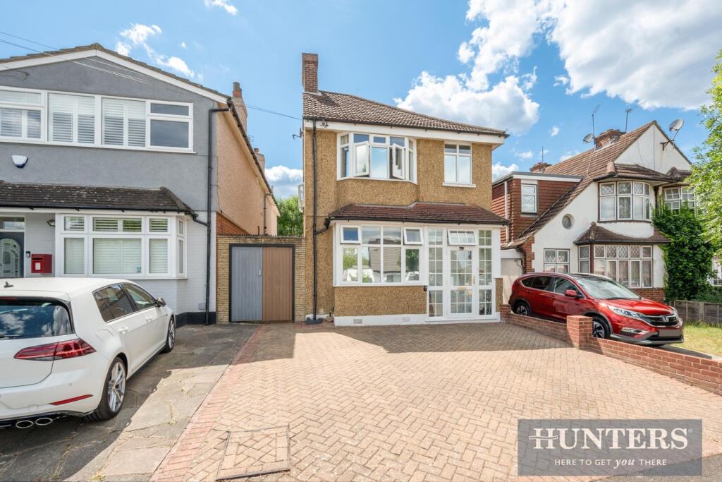 LANGLEY AVENUE (20).jpg