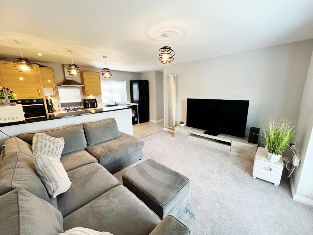 Lounge/Kitchen