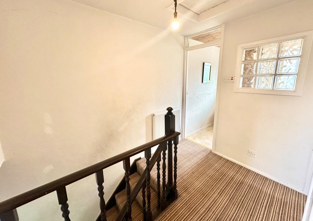 Photograph 11