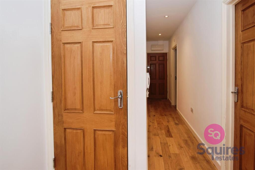 High Road, North Finchley