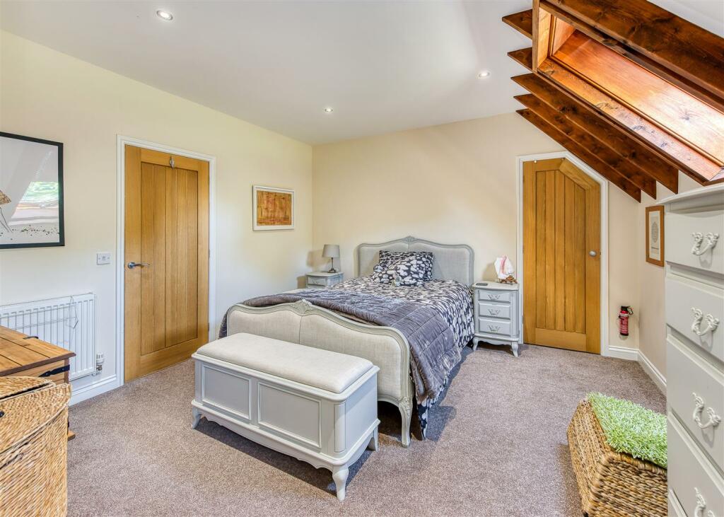 11 Cranmoor-bed3a.jpg