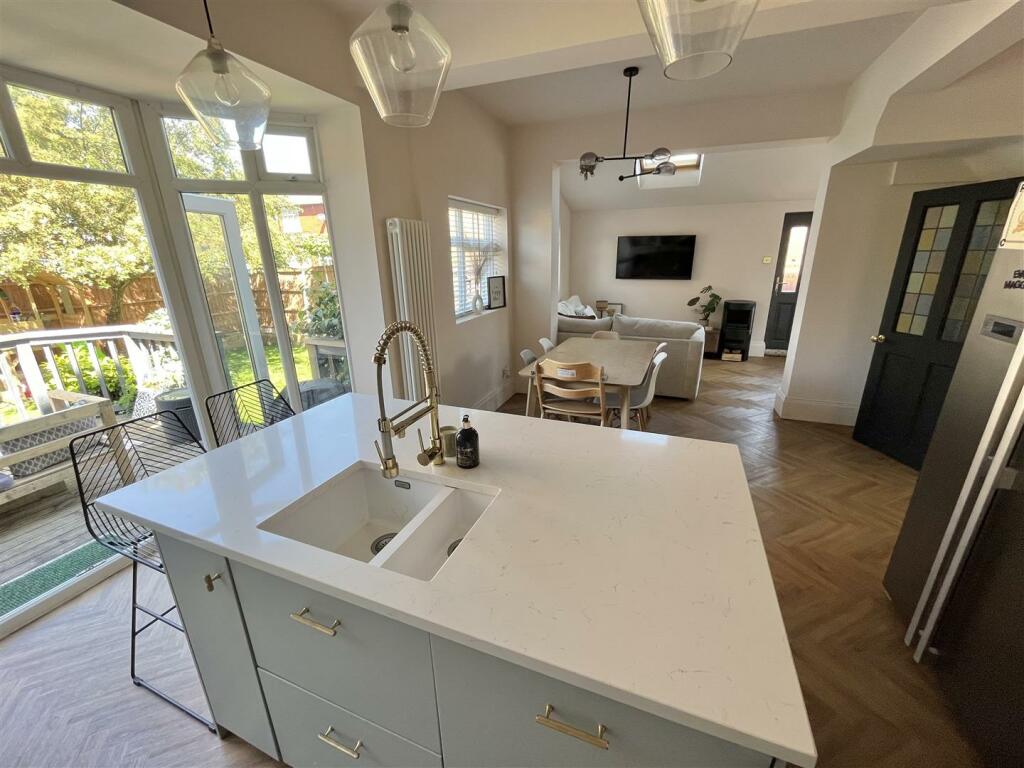 Dining Kitchen Aspect 3.jpg
