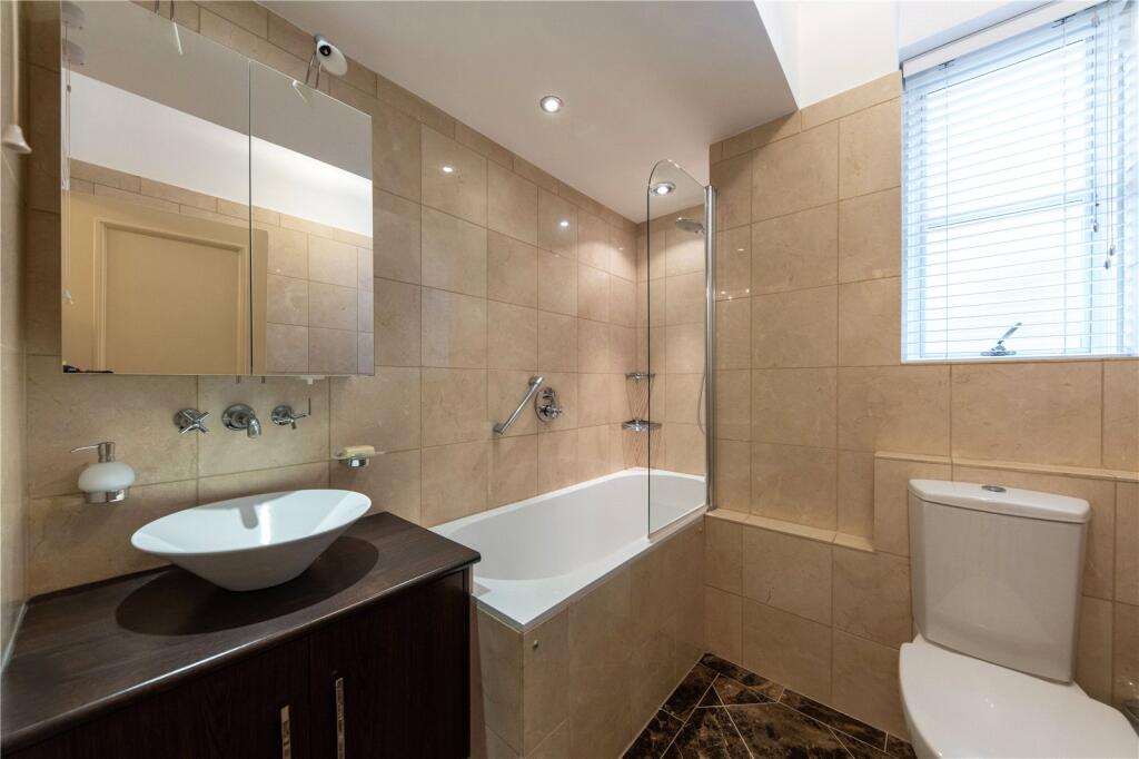 Principal Bathroom