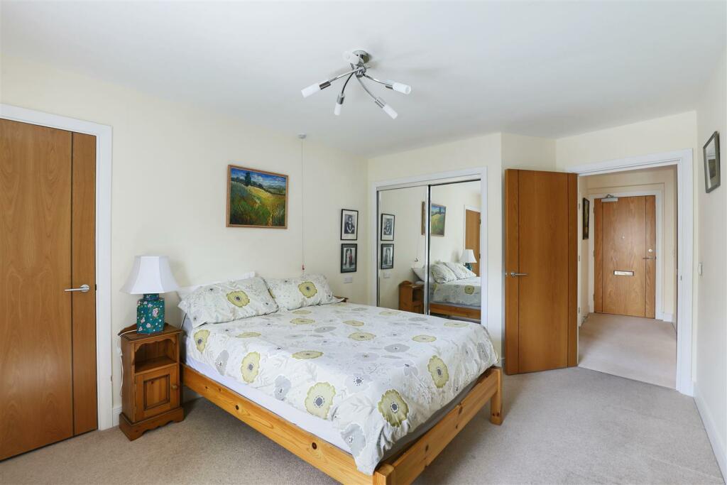 06-4c6aCT_MCS_Flat 22 Cartwright Court_022 (1).JPG