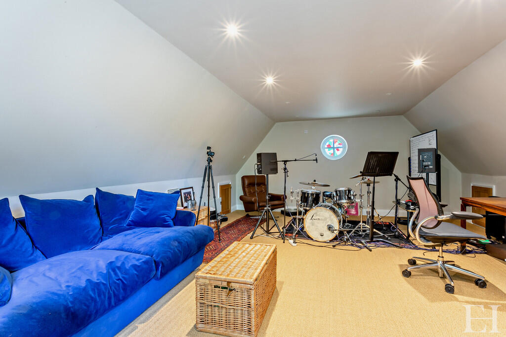 8654607-interiorW...