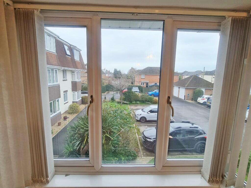 Lounge Bay Window