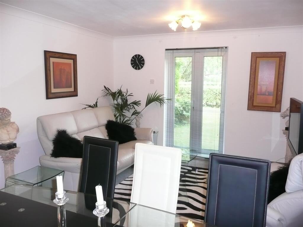 34 Basildon Close - Lounge 3.JPG
