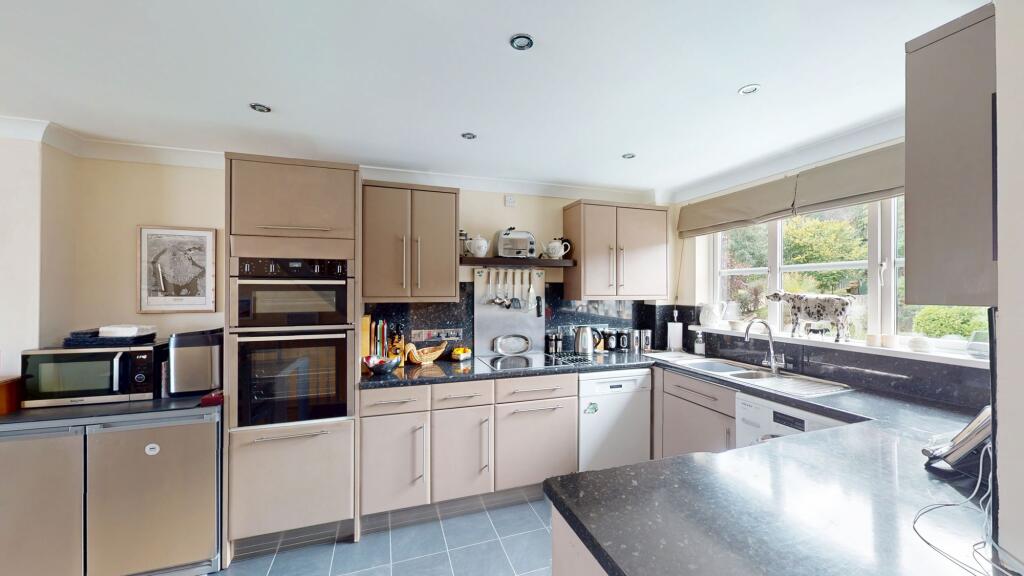 Open Plan Living Room &amp; Kitchen