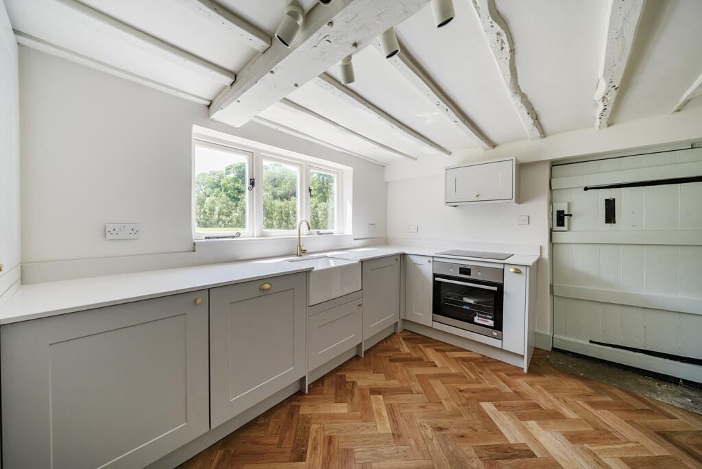 1296525-17-682c72...