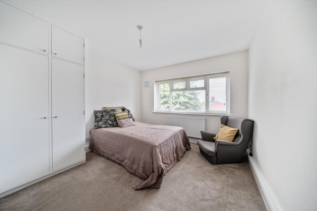 1369665-9-68f21ae...