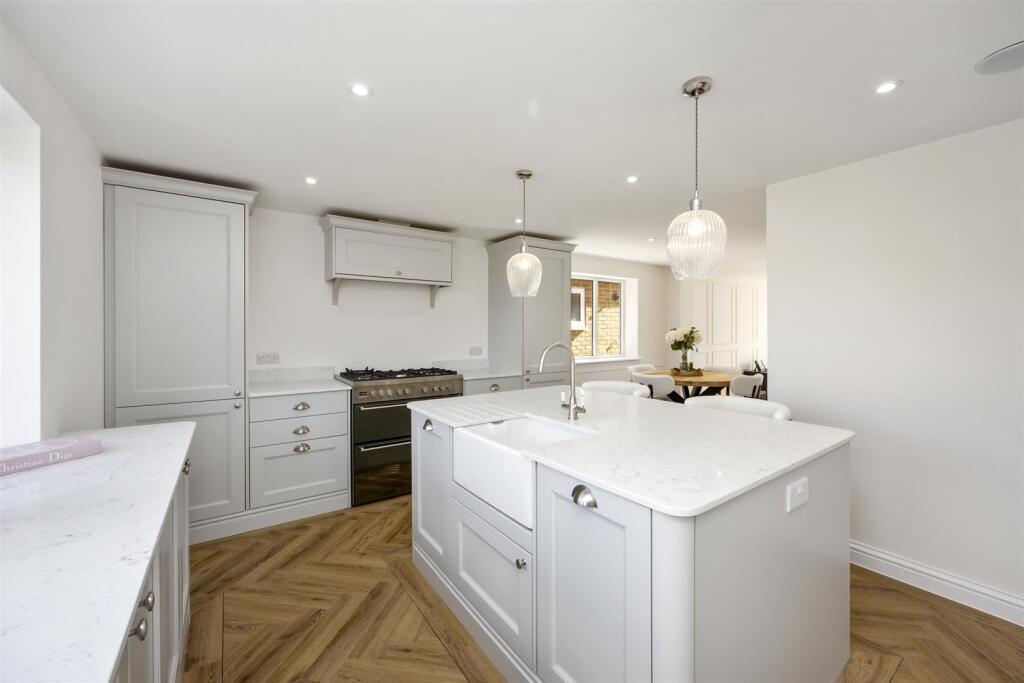 North Avenue, 9-022.JPG