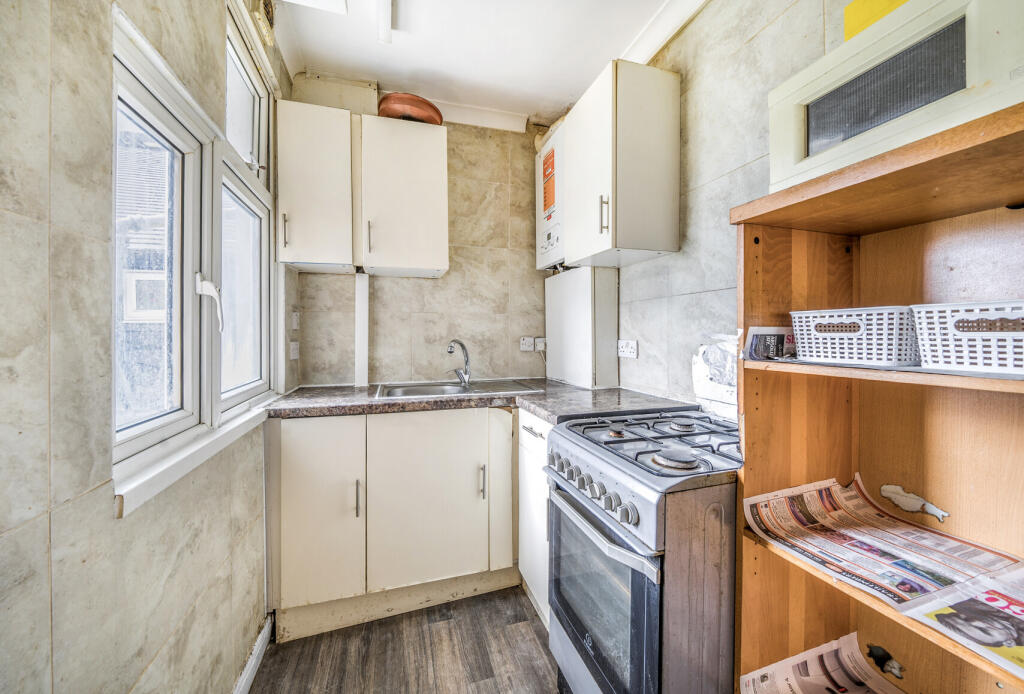 5-1296893-10-682b...