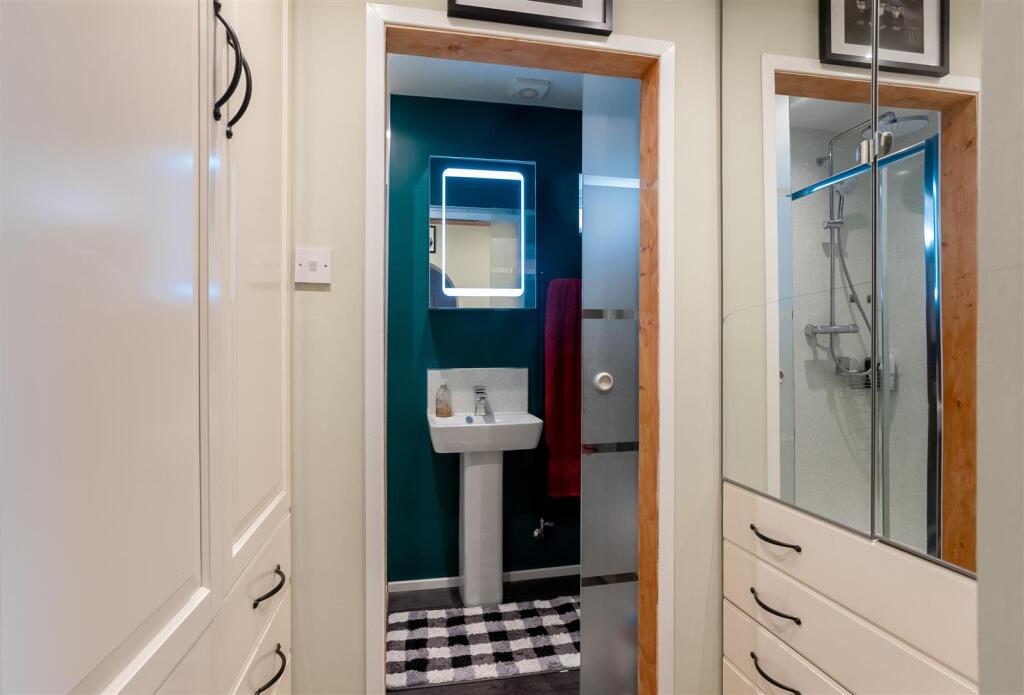 14 Bosley Close-6.jpg