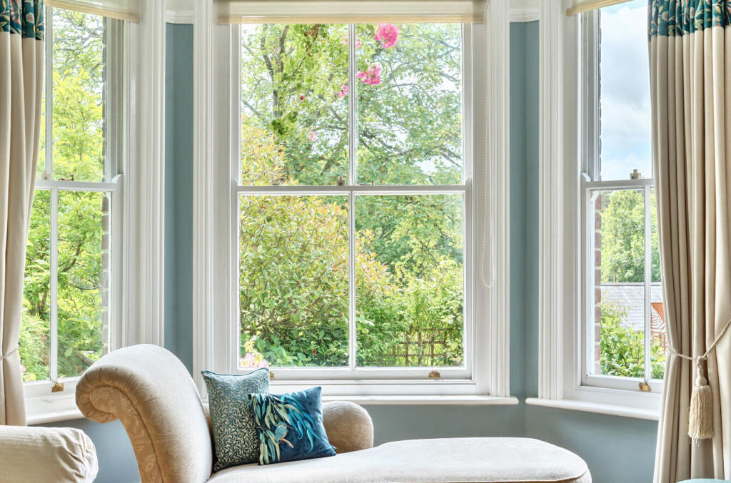 1301629-1-683a048...