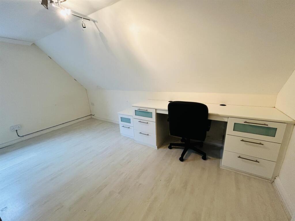 01323 438506