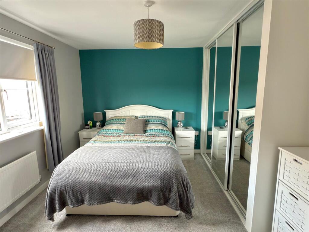 BEDROOM.jpg