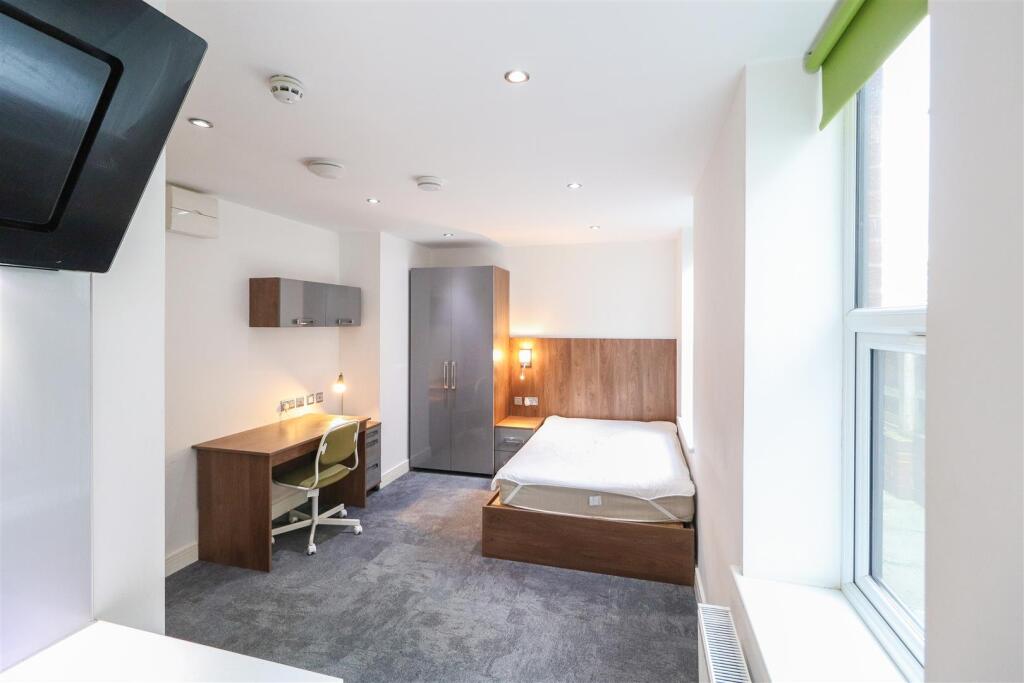 104 Victoria House.jpg