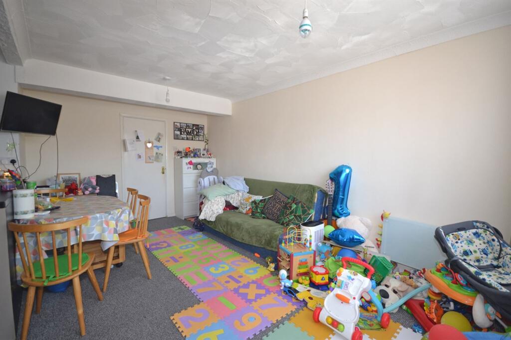 Living/Dining Room
