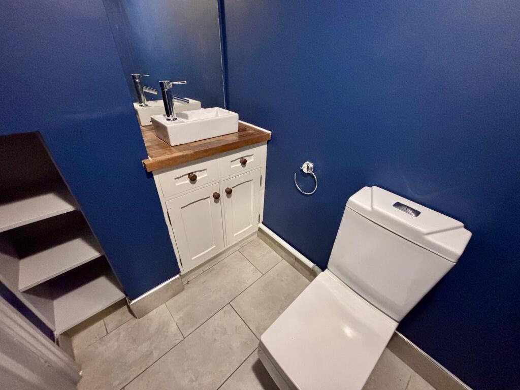 CLOAKROOM WC