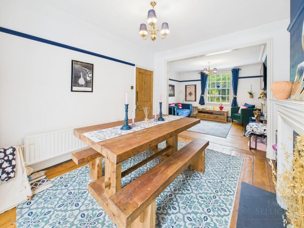 Sitting/Dining Room